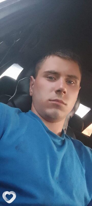 Олег, 22, Новошахтинске — анкета №2689556