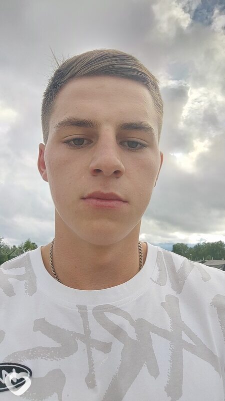 Виктор, 20, Казани — анкета №2689404