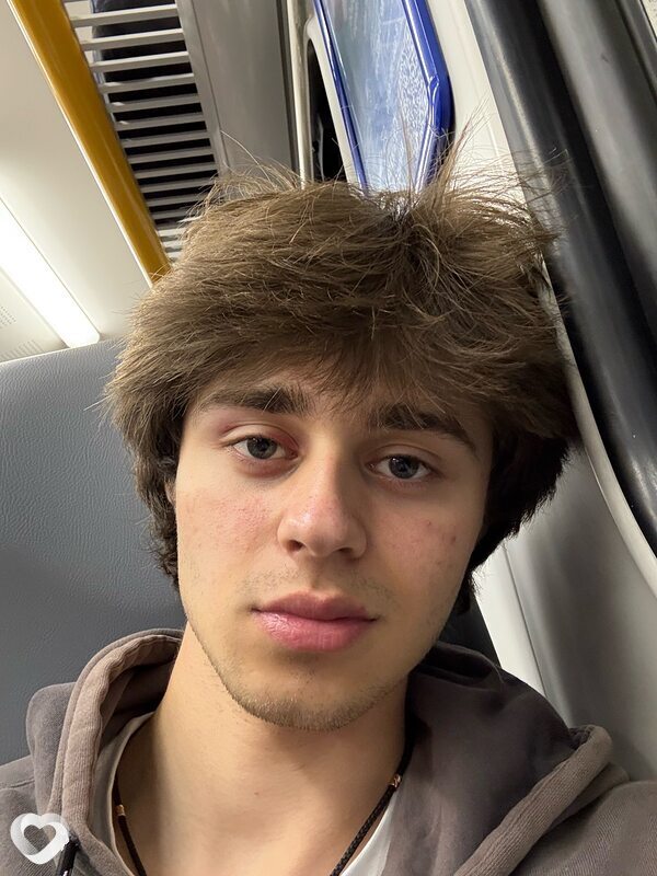 Михаил, 21, Москве — анкета №2689728