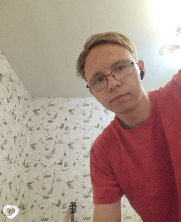 Влад, 22, Саратове — анкета №2690576