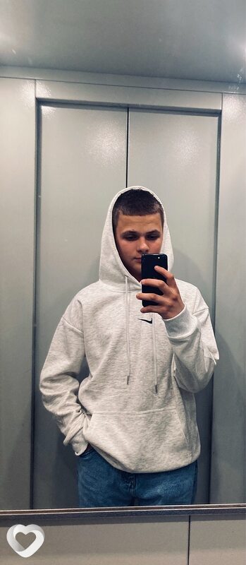 Maksim, 19, Красноярске — анкета №2690606