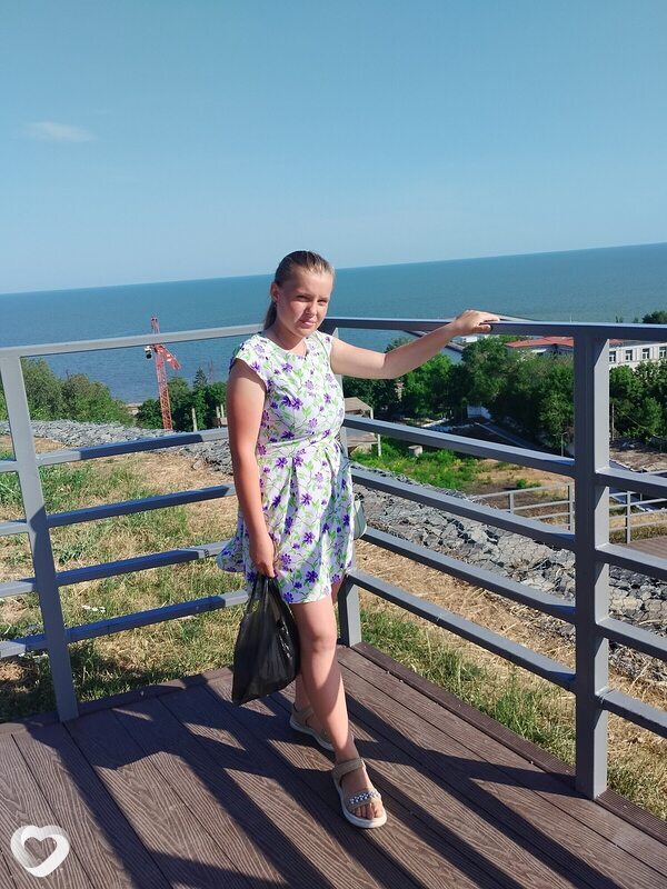 Лена, 19, Симферополе — анкета №2693696