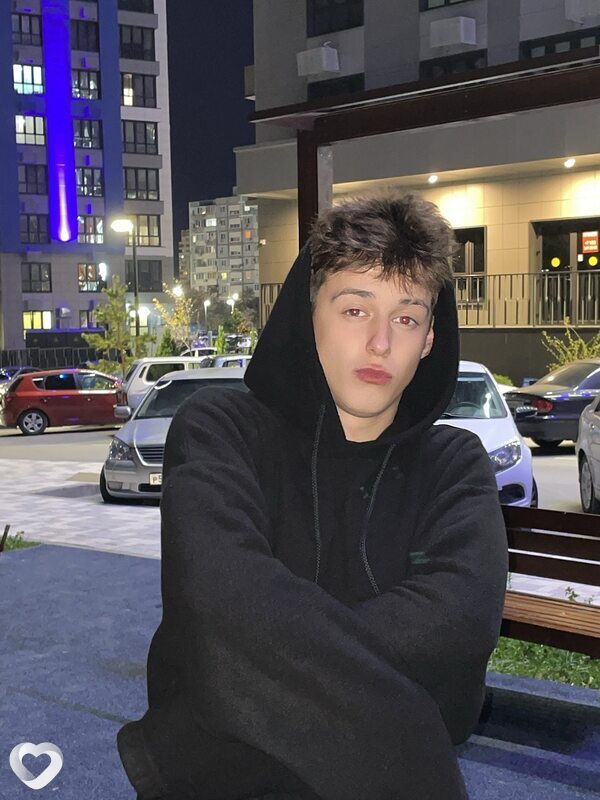 Евгений, 19, Новороссийске — анкета №2693512