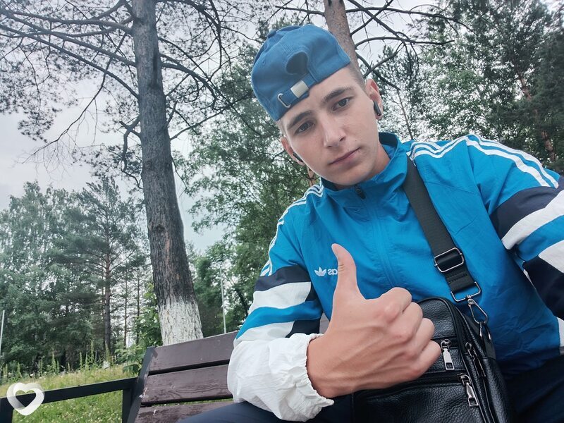 Сема, 19, Междуреченске — анкета №2695380