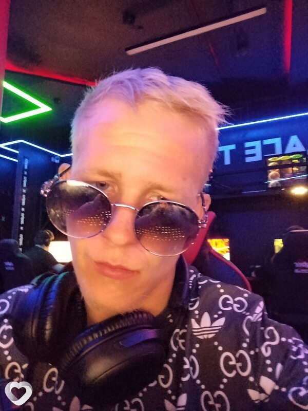 Максим, 25, Шахтах — анкета №2696129
