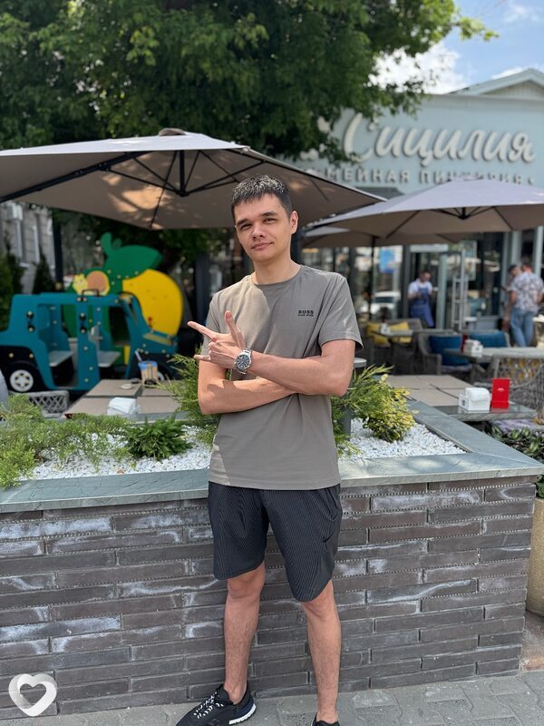 Виктор, 24, Мариуполе — анкета №2695816