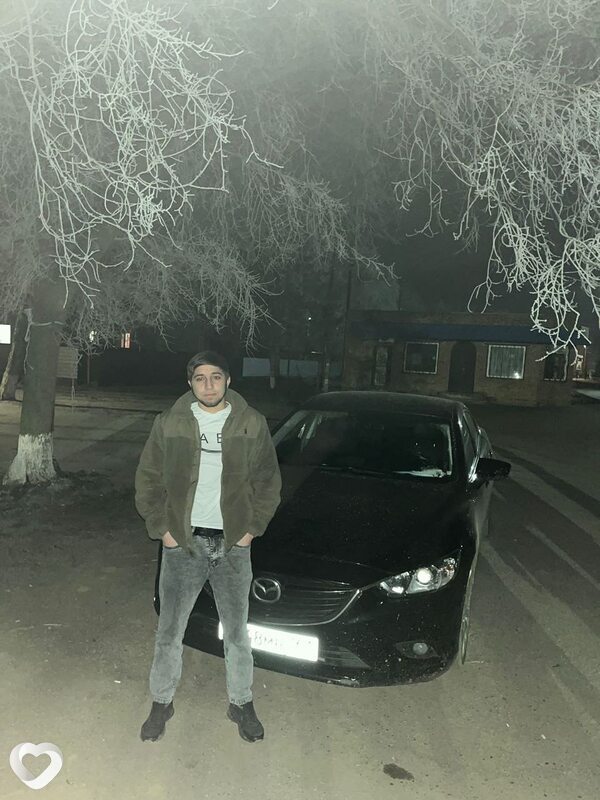 Михаил, 23, Пролетарске — анкета №2696982