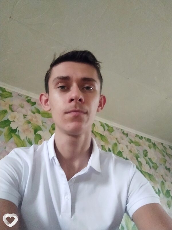 Илья, 22, Череповце — анкета №2698276