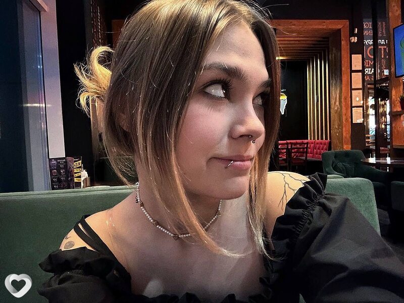 Полина, 21, Нижневартовске — анкета №2698941