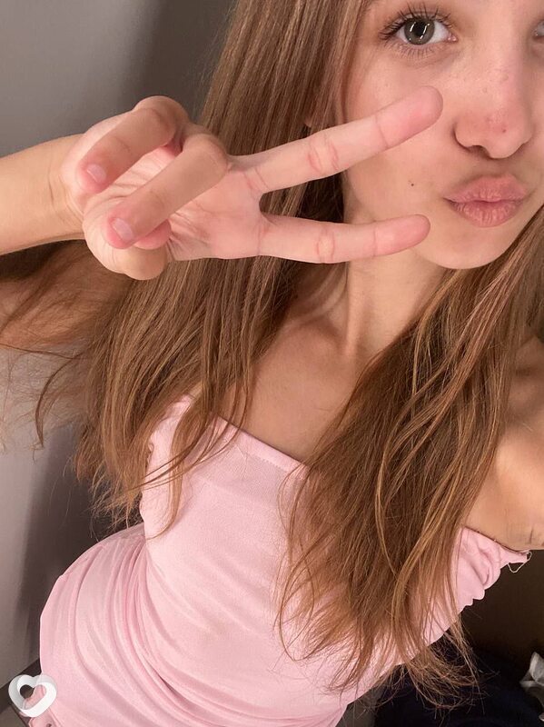 Полина, 19, Москве — анкета №2700540
