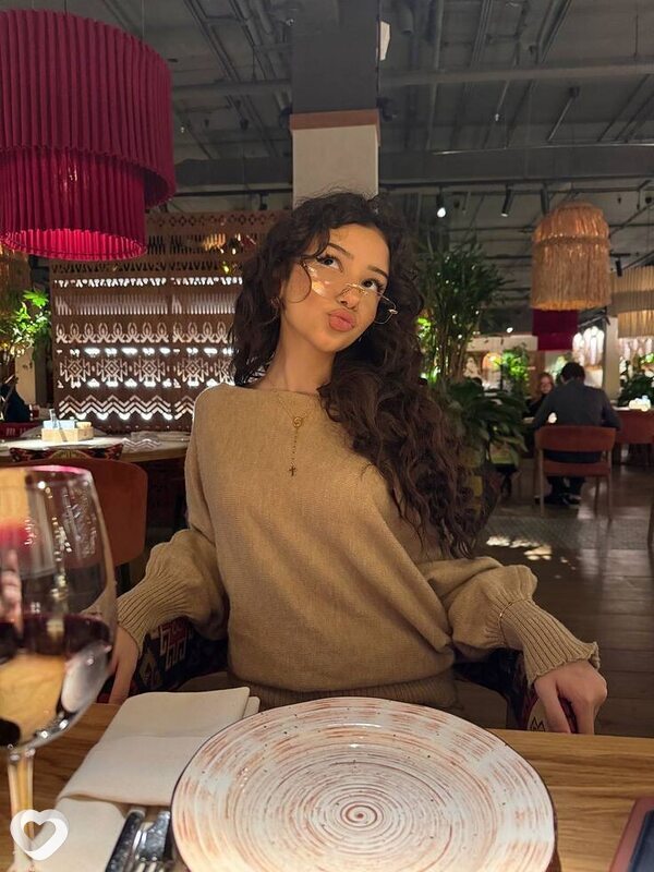 Полина, 21, Москве — анкета №2700255