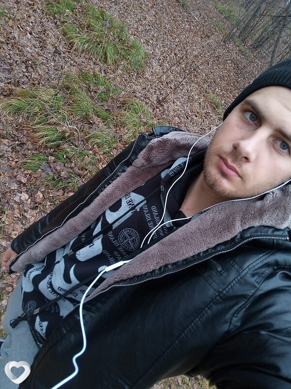 Денис, 22, Сосновоборск (Красноярский край) — анкета №2700927