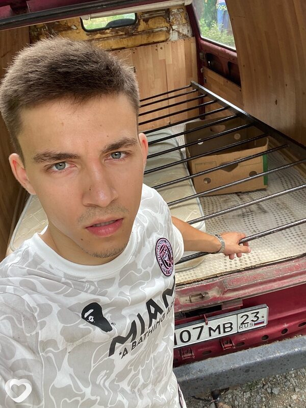 Иван, 21, Краснодаре — анкета №2702644