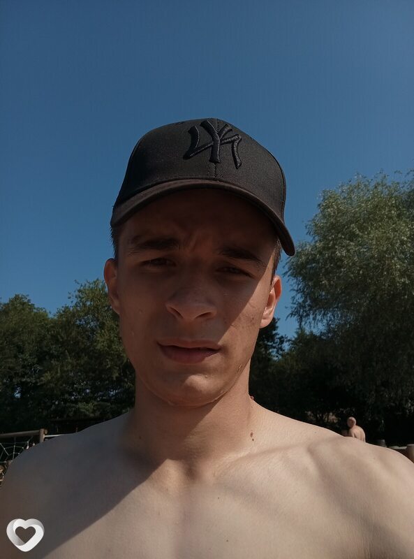 Андрей, 20, Новошахтинске — анкета №2702716
