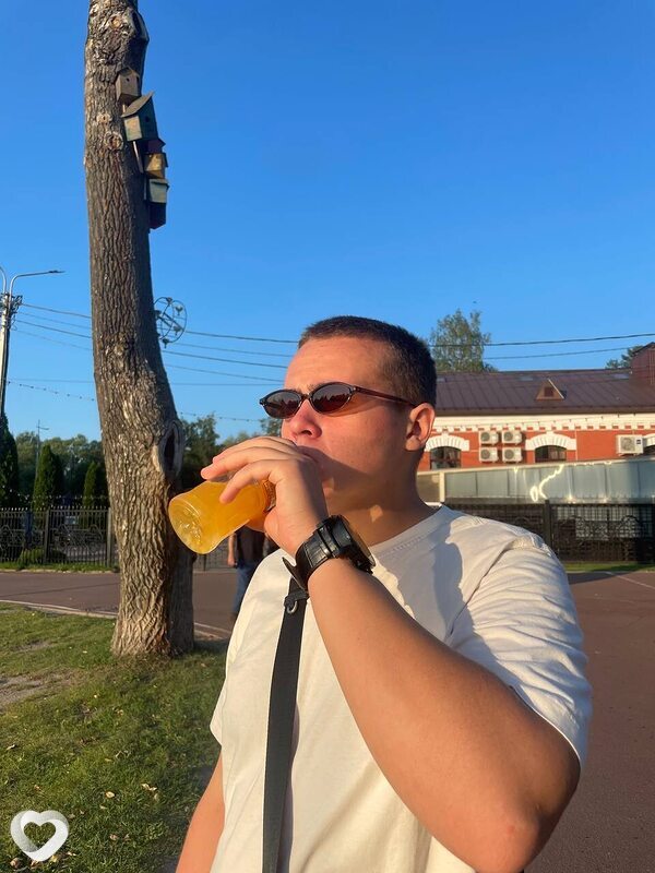 Паша, 21, Москве — анкета №2703021