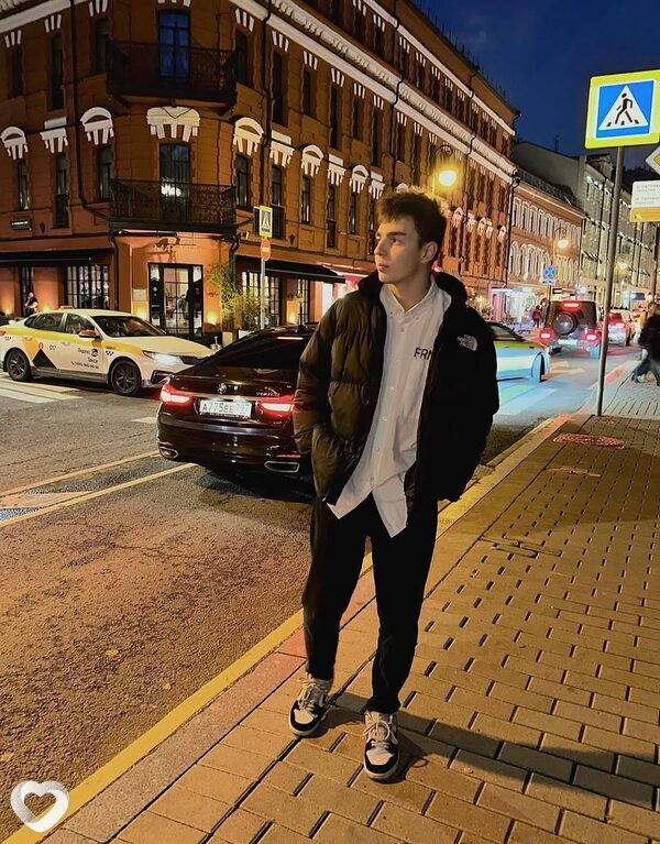 Марк, 23, Москве — анкета №2703052