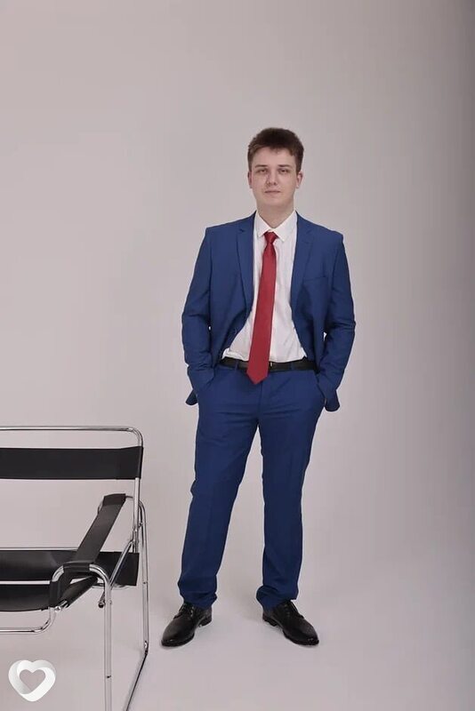 Максим, 20, Краснодаре — анкета №2703078