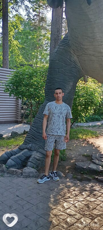 Владислав, 22, Новосибирске — анкета №2704225