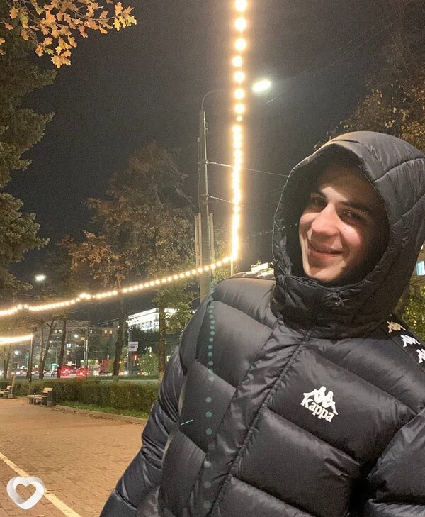 Кирилл, 22, Челябинске — анкета №2704888