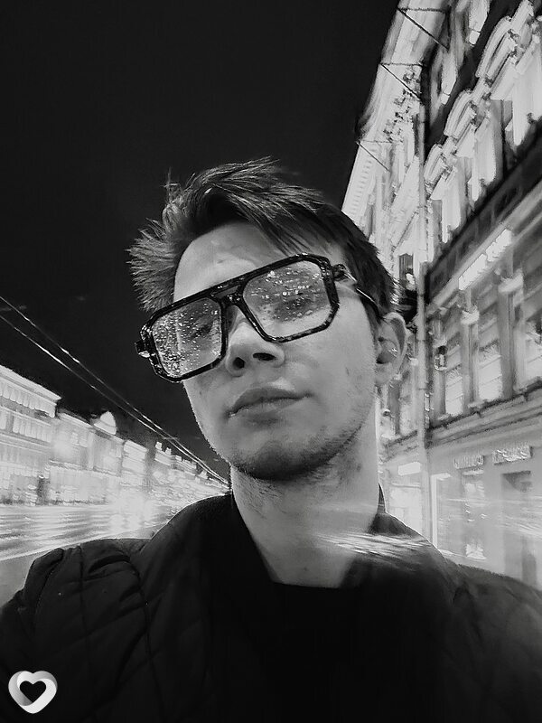 Михаил, 19, Москве — анкета №2704983
