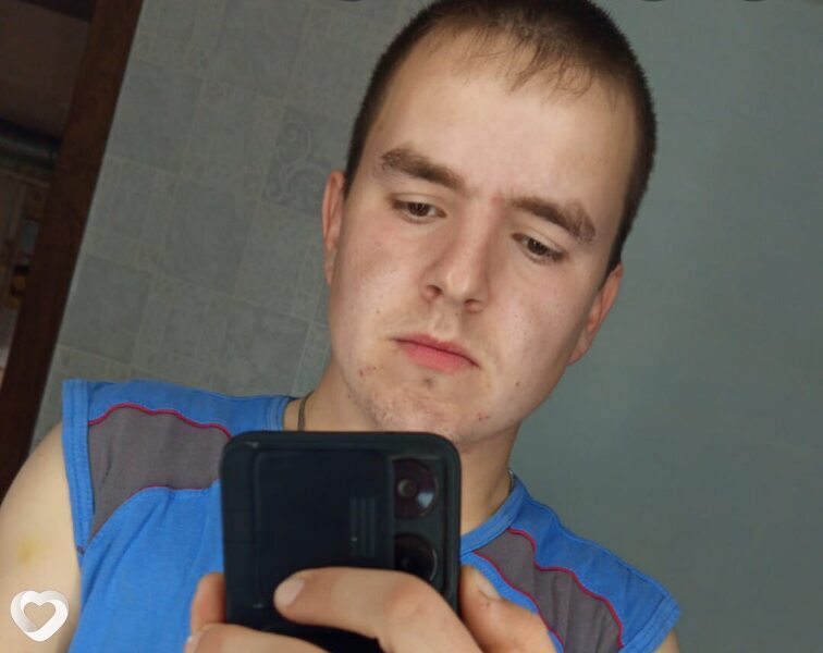Евгений, 21, Барнауле — анкета №2705774