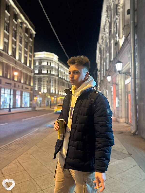 Миша, 21, Москве — анкета №2705864