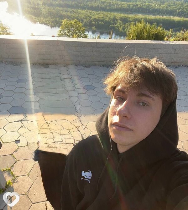 Артём, 21, Самаре — анкета №2706501