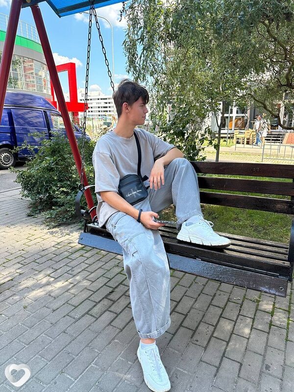 Илья, 19, Днепр — анкета №2706464