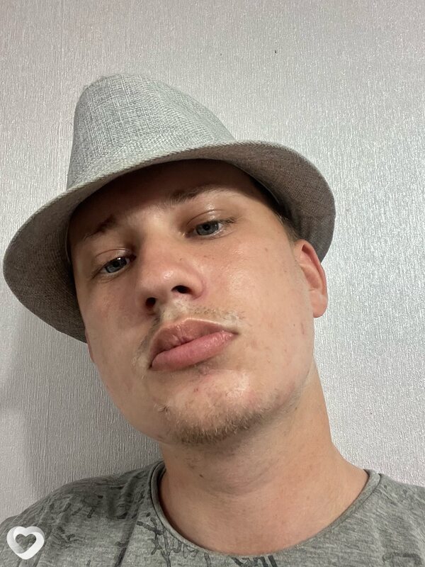 Олег, 23, Казани — анкета №2707234