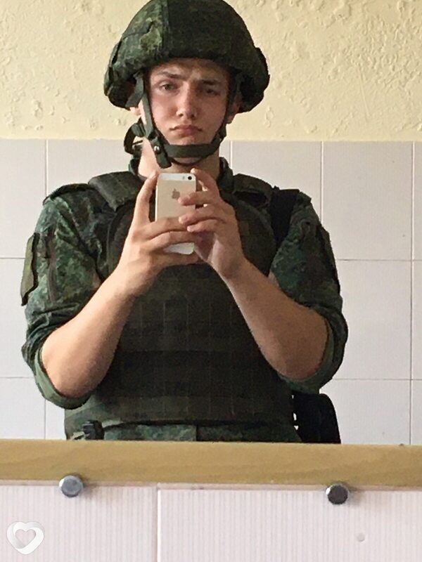 Евгений, 19, Каменске-Шахтинском — анкета №2707669