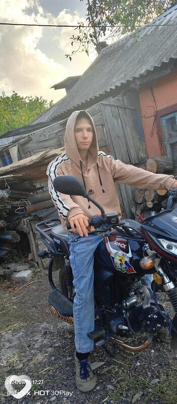 Эдик, 21, Стаханове — анкета №2707679