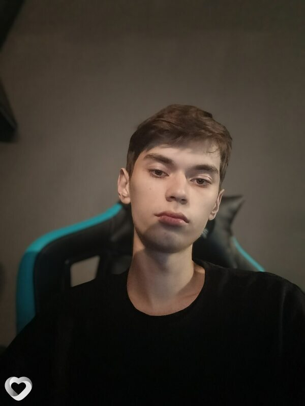 Макс, 19, Череповце — анкета №2709375