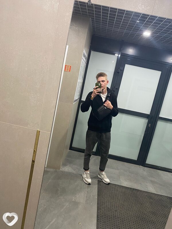 Александр, 22, Перми — анкета №2709580