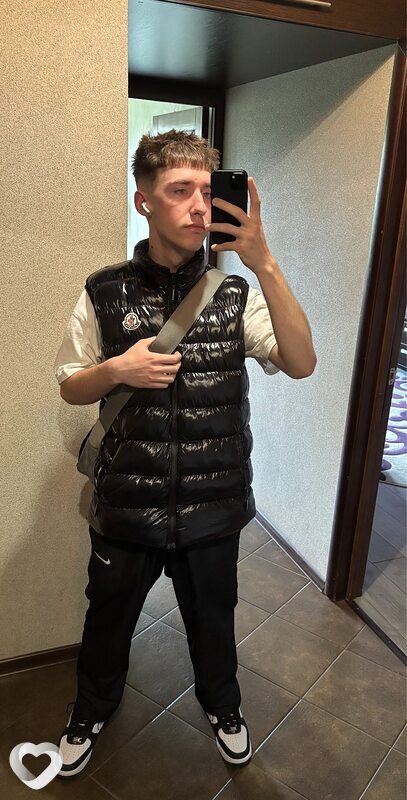 Виталик, 21, Минске — анкета №2710218
