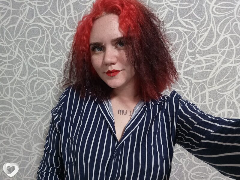 Аня, 26, Бийске — анкета №2710975