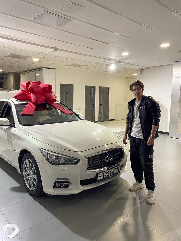 Максим, 22, Екатеринбурге — анкета №2712079