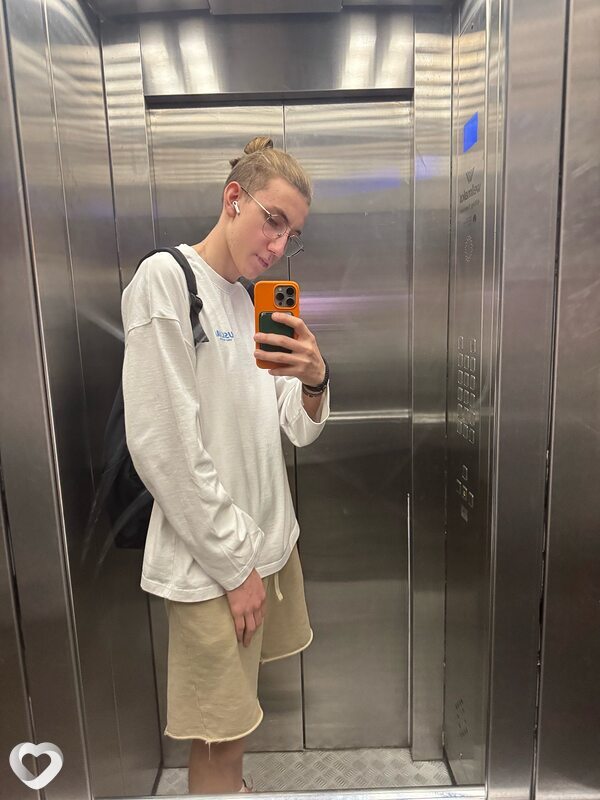 Владимир, 19, Москве — анкета №2713110