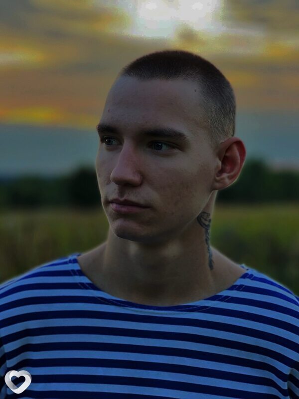 Максим, 20, Москве — анкета №2713114