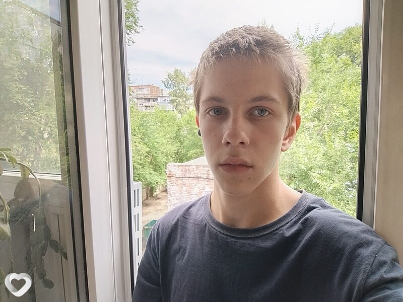 Андрей, 19, Саяногорске — анкета №2713422