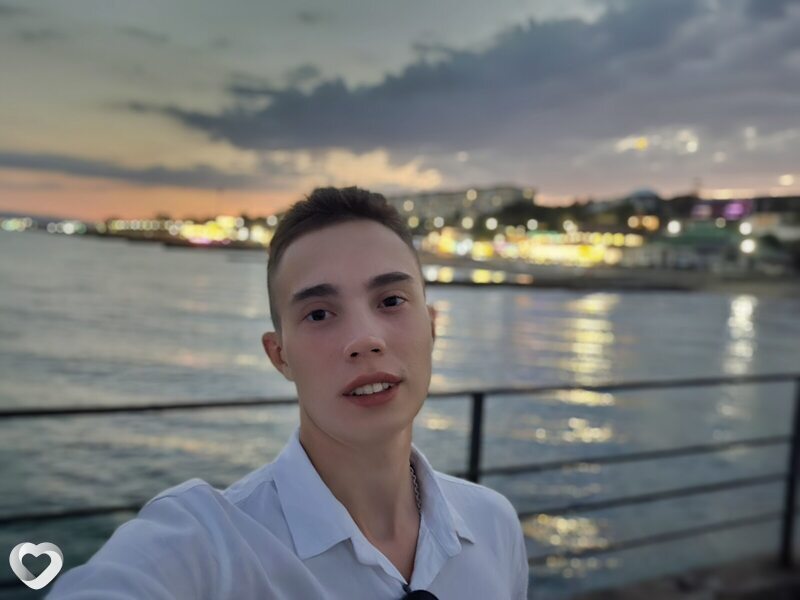 Михаил, 19, Курске — анкета №2713587
