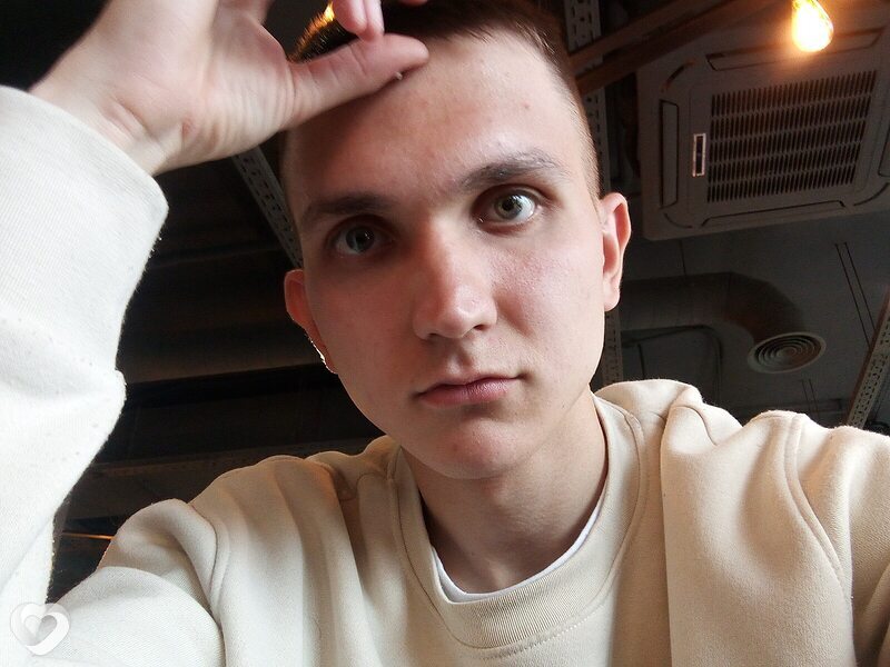Артём, 22, Саратове — анкета №2714152