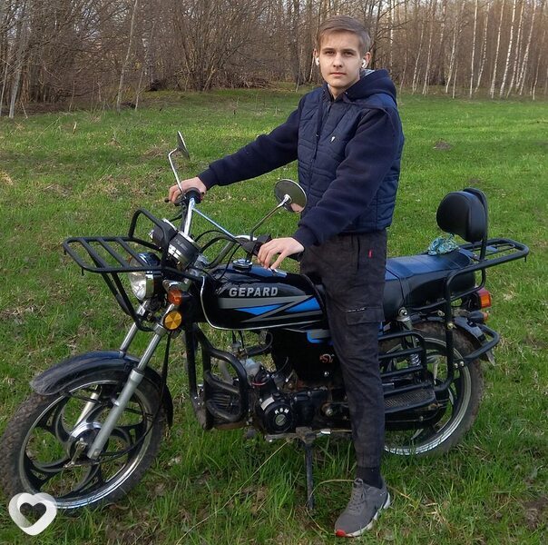 Андрей, 21, Смоленске — анкета №2715919