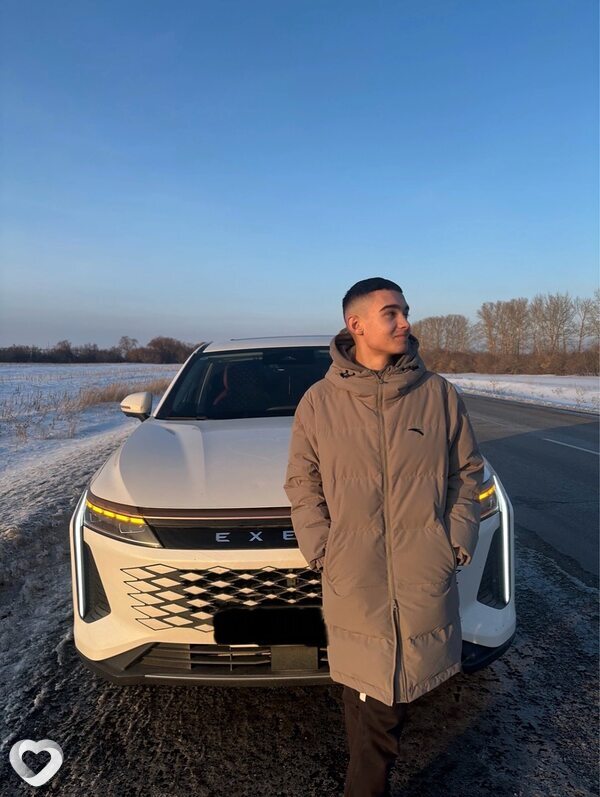 Александр, 19, Барнауле — анкета №2716075