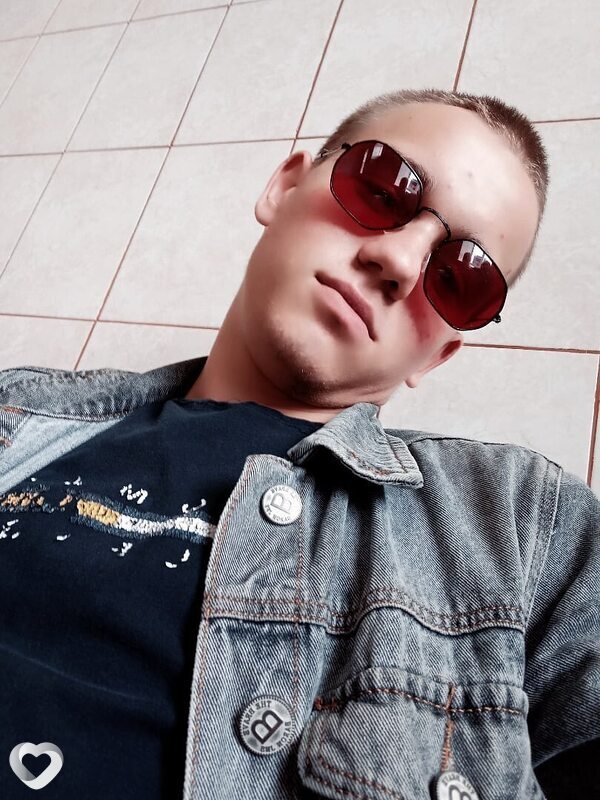 Даня, 21, Брянске — анкета №2717403