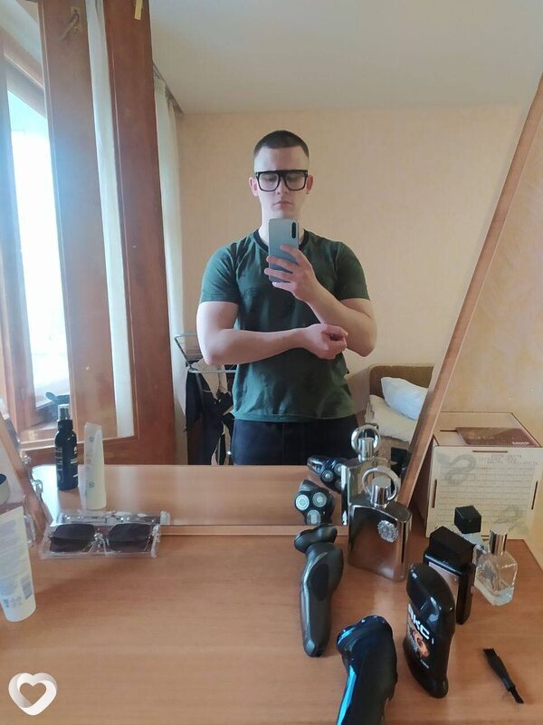 Кирилл, 21, Симферополе — анкета №2719684