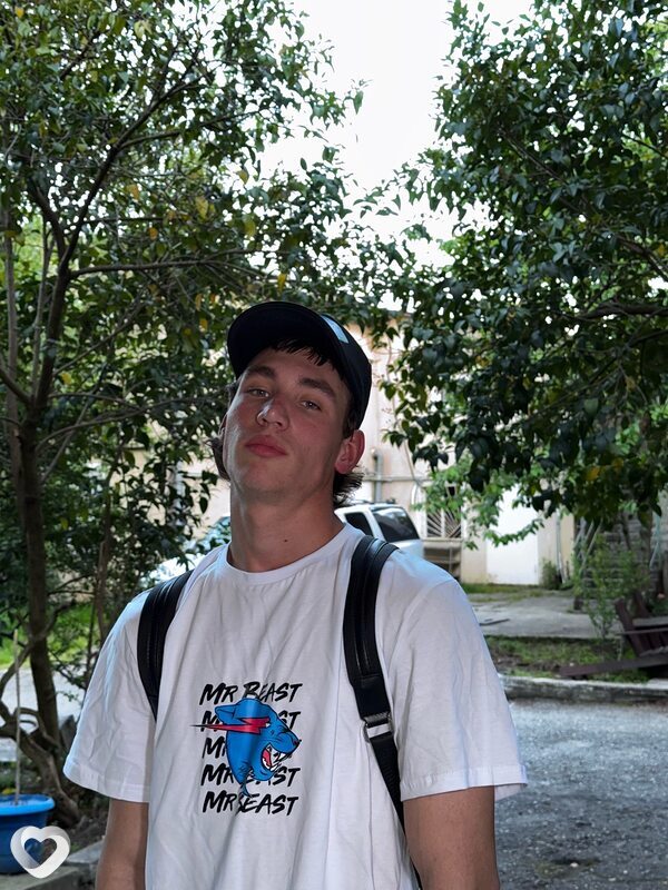 Серый, 21, Адлер — анкета №2720127