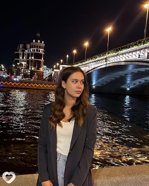 Аня, 20, Москве — анкета №2722235