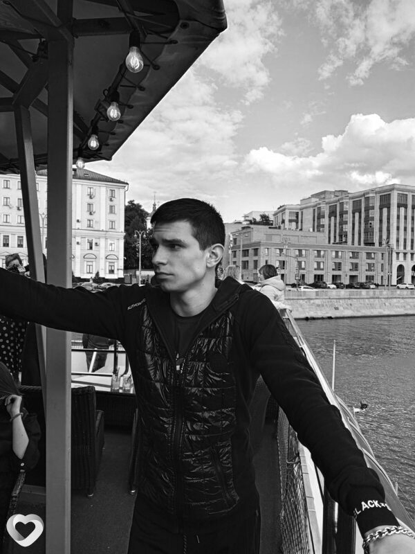 Илья, 20, Екатеринбурге — анкета №2723084
