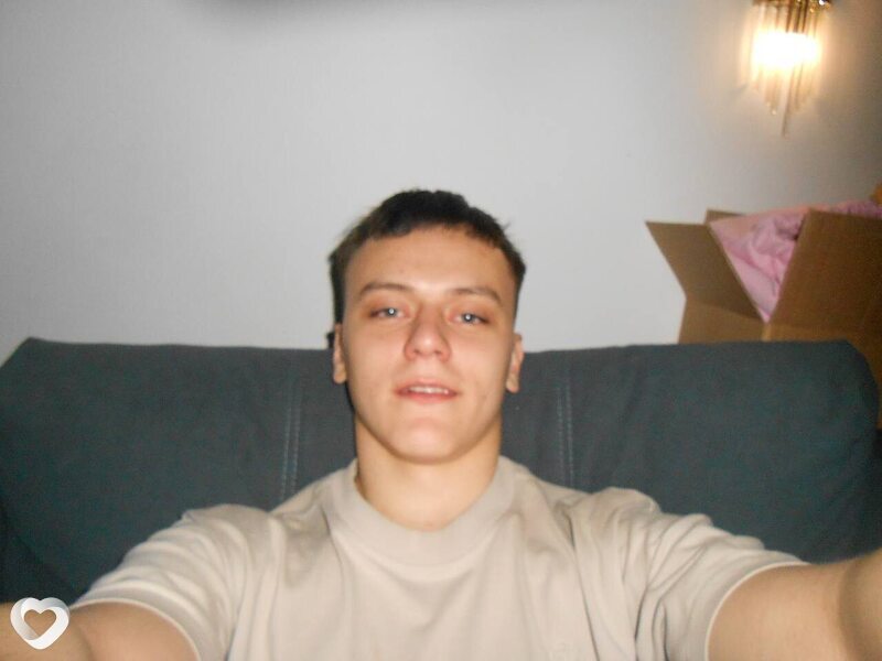Антон, 21, Екатеринбурге — анкета №2725876