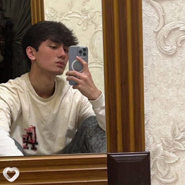 Влад, 20, Новосибирске — анкета №2727072